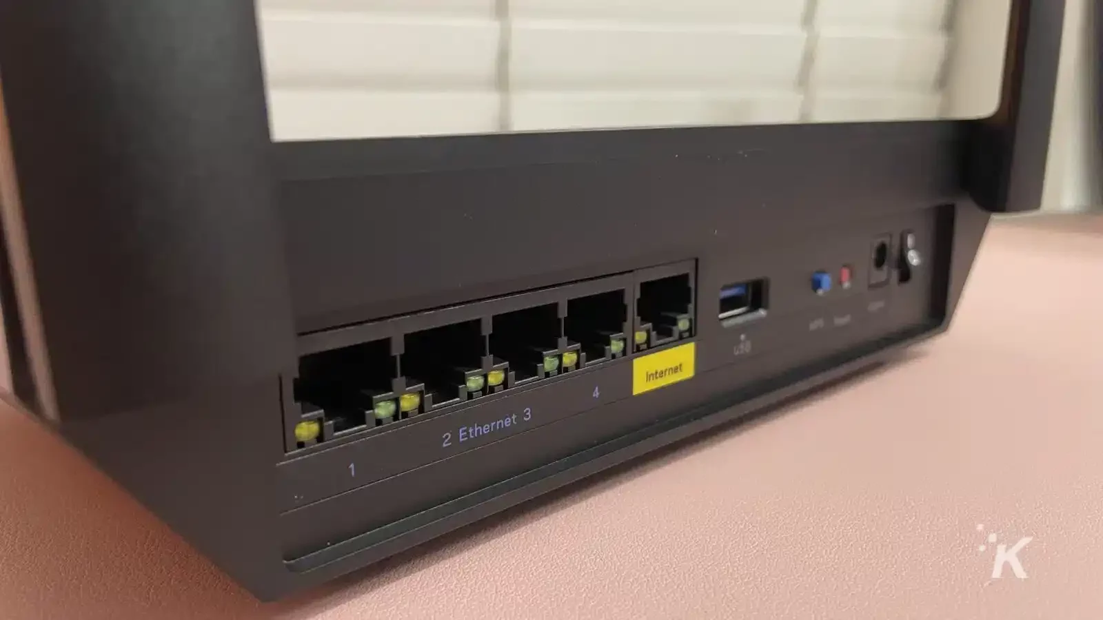 Linksys Hydra 6 router rear 